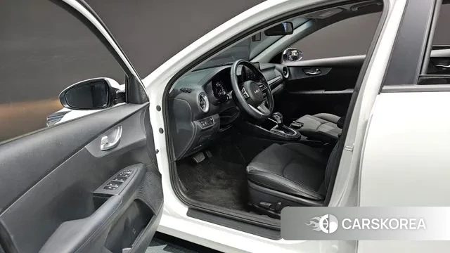 Kia The New K3 2nd generation 2023 Белый из Кореи, фото 2