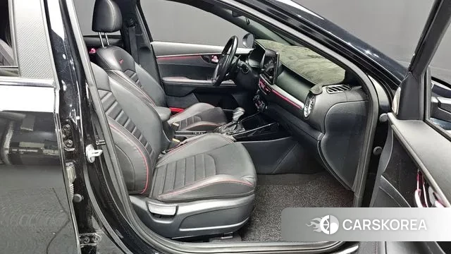 Kia The New K3 2nd generation 2021 Черный из Кореи, фото 2