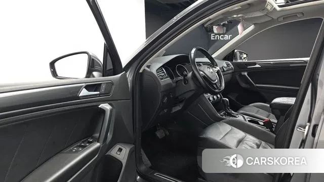 Volkswagen Tiguan Allspace 2020 Серый из Кореи, фото 2