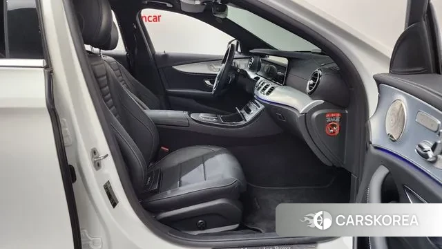 Mercedes-Benz E-Class W213 2021 Белый из Кореи, фото 2