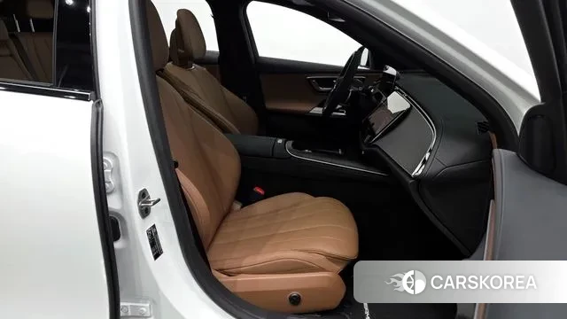 Mercedes-Benz E-Class W214 2025 Белый из Кореи, фото 2