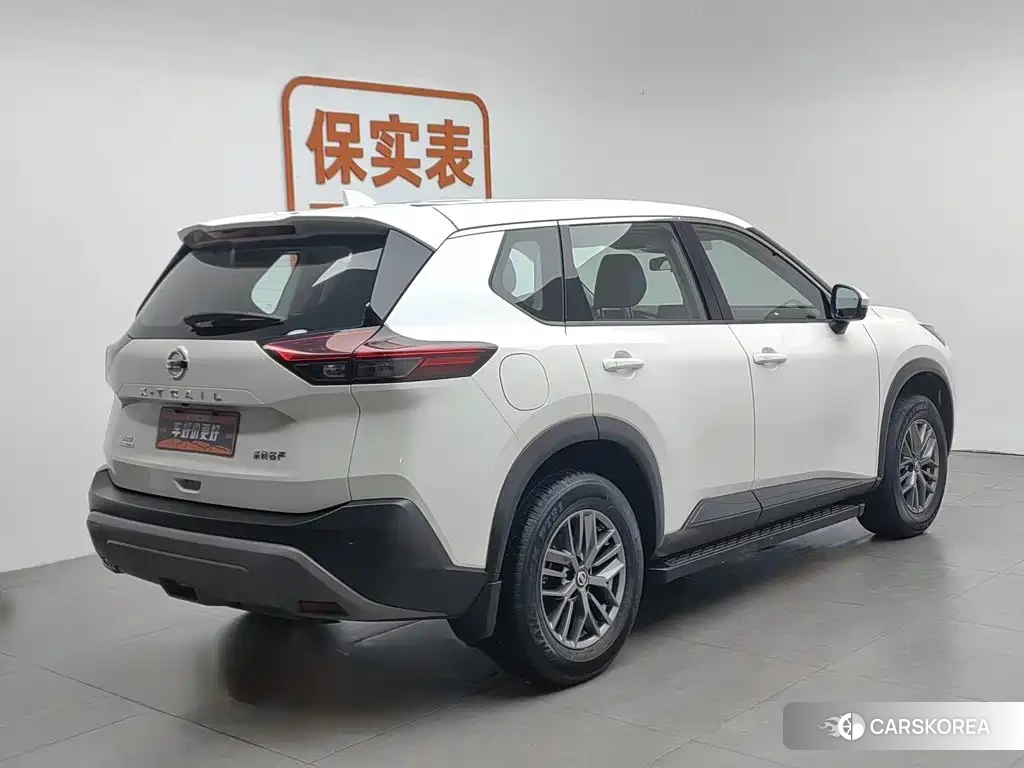 Nissan Qijun 2022 Белый из Китая, фото 2