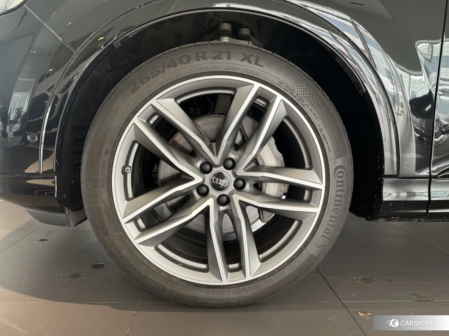Audi Q7 2024 Черный из Китая, фото 2
