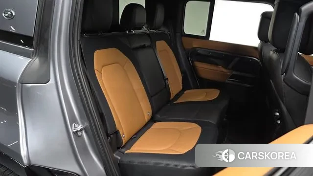 Land Rover Defender (L663) 2024 Серебряный из Кореи, фото 2
