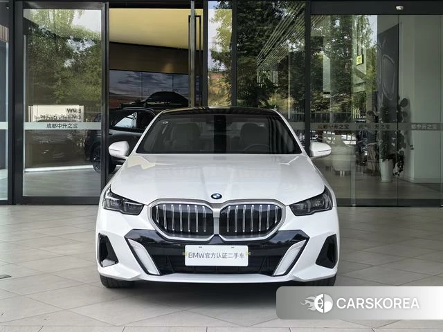 BMW 5 series 2025 Белый из Китая, фото 2