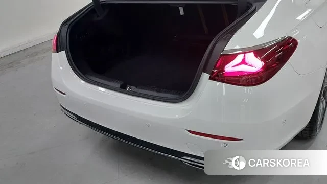 Mercedes-Benz E-Class W214 2024 Белый из Кореи, фото 2