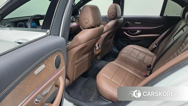 Mercedes-Benz E-Class W213 2020 Белый из Кореи, фото 2