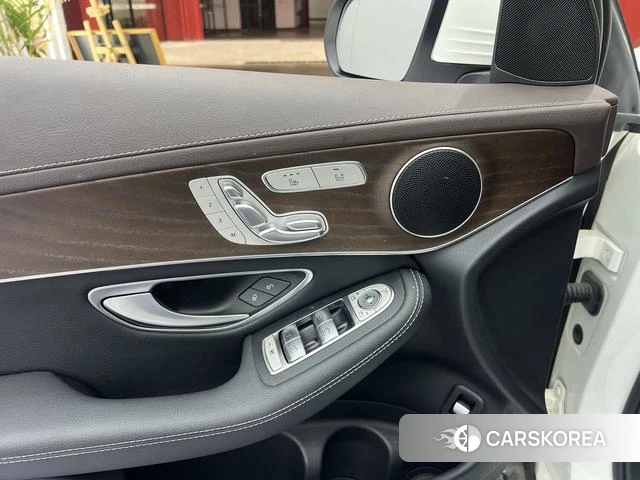 Mercedes-Benz GLC 2022 Белый из Китая, фото 2