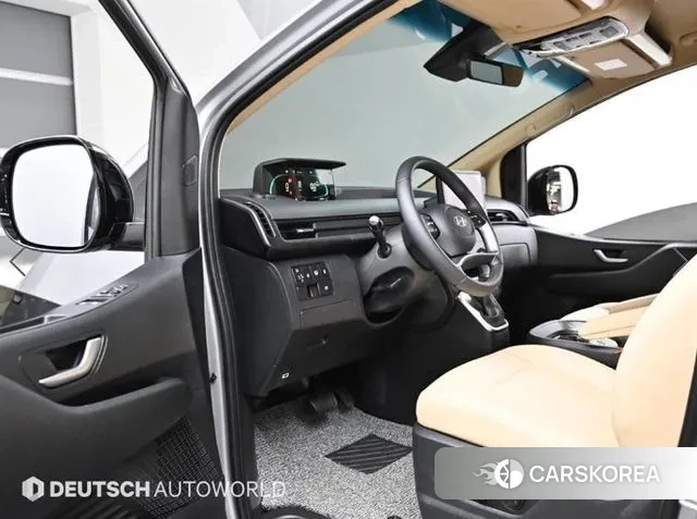 Hyundai Staria 2025 Серебряный из Кореи, фото 2