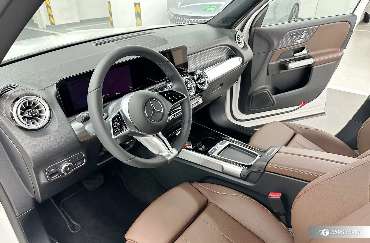 Mercedes-Benz EQB 2024 Белый из Китая, фото 2
