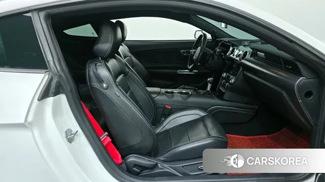 Ford Mustang 2019 Белый из Кореи, фото 2