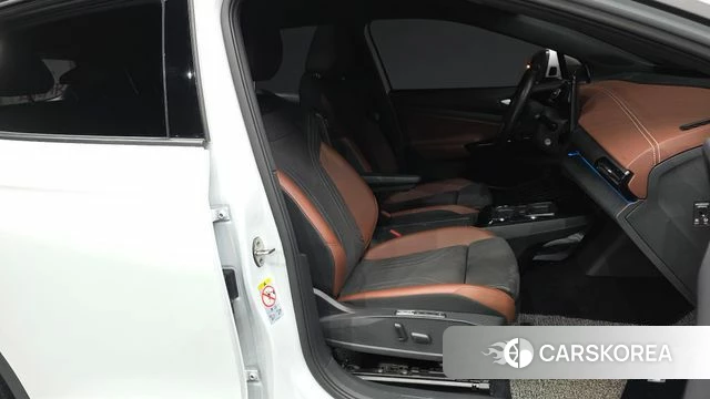 Volkswagen ID.4 2023 Белый из Кореи, фото 2