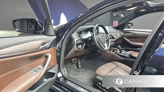 BMW 5 Series (G30) 2018 Синий из Кореи, фото 2