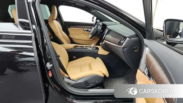 Volvo S90 2022 Черный из Кореи, фото 2