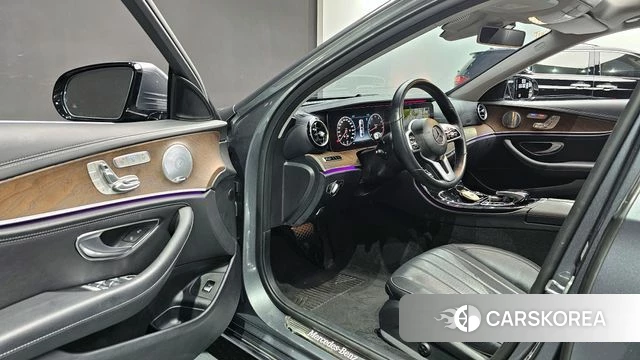 Mercedes-Benz E-Class W213 2019 Серый из Кореи, фото 2