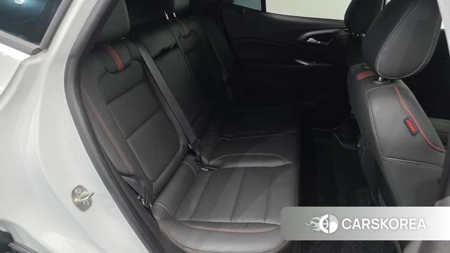 Chevrolet (GM Daewoo) Trax Crossover 2024 Белый из Кореи, фото 2