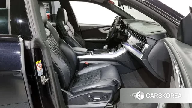 Audi Q8 (4M) 2020 Черный из Кореи, фото 2