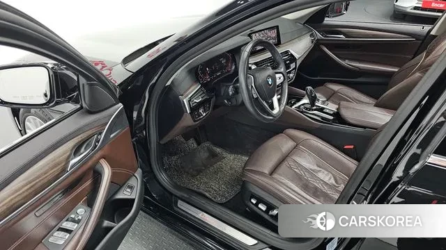 BMW 5 Series (G30) 2020 Черный из Кореи, фото 2