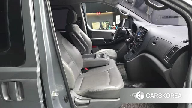 Hyundai The New Grand Starex 2018 Серебристо-серый из Кореи, фото 2