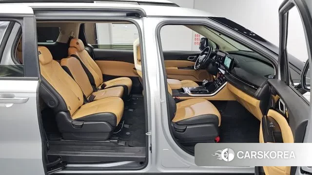Kia Carnival 4th generation 2022 Серебряный из Кореи, фото 2