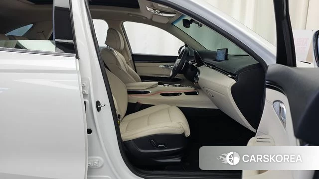 Genesis GV70 2021 Белый из Кореи, фото 2