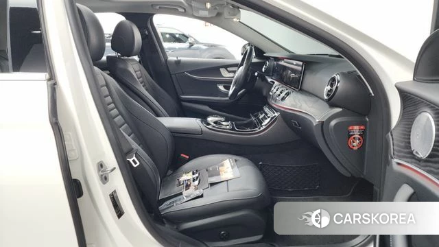 Mercedes-Benz E-Class W213 2019 Белый из Кореи, фото 2