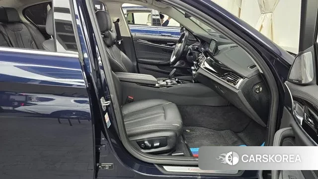 BMW 5 Series (G30) 2019 Синий из Кореи, фото 2