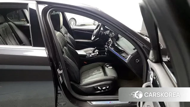 BMW 5 Series (G30) 2021 Серый из Кореи, фото 2