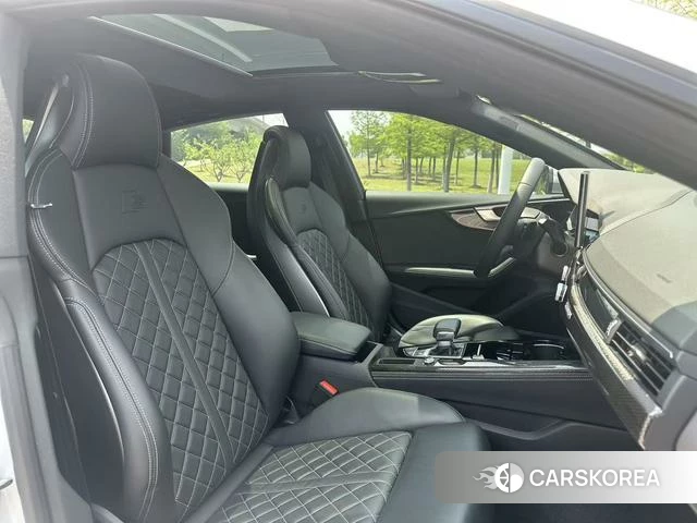 Audi S5 2022 Белый из Китая, фото 2