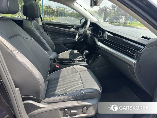 Volkswagen Passat 2021 Черный из Китая, фото 2