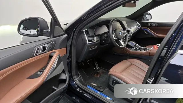 BMW X6 (G06) 2023 Черный из Кореи, фото 2