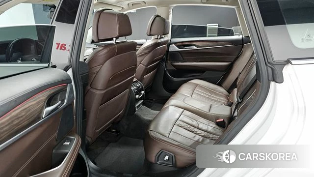 BMW 6 Series GT (G32) 2019 Белый из Кореи, фото 2