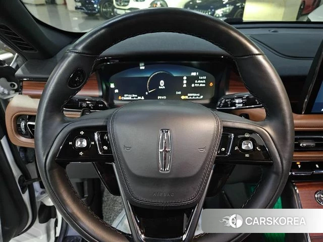 Lincoln Aviator 2nd generation 2023 Белый из Кореи, фото 2