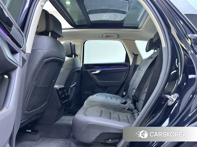 Volkswagen Touareg 2021 Черный из Китая, фото 2