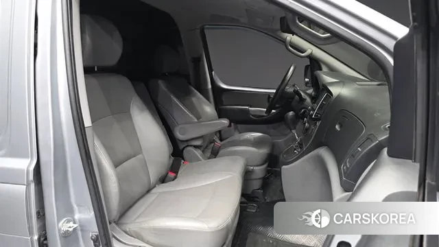 Hyundai The New Grand Starex 2018 Серебристо-серый из Кореи, фото 2