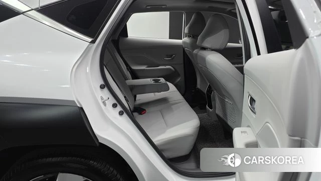 Hyundai Kona (SX2) 2024 Белый из Кореи, фото 2