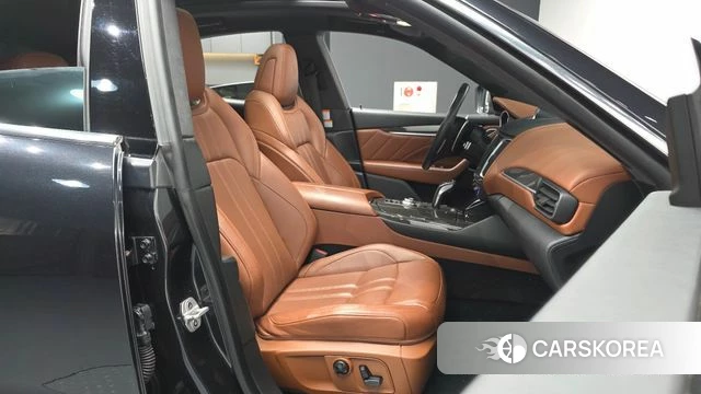 Maserati Levante 2020 Черный из Кореи, фото 2