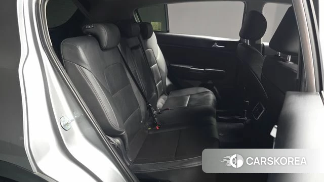 Kia Sportage The Bold 2021 Серебристо-серый из Кореи, фото 2