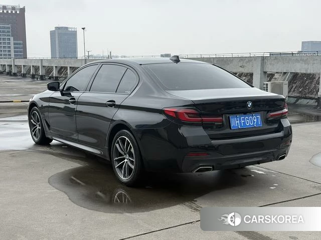 BMW 5 series 2021 Черный из Китая, фото 2