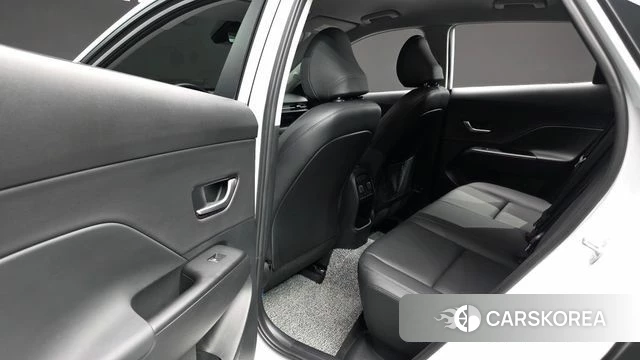 Hyundai Kona (SX2) 2024 Белый из Кореи, фото 2