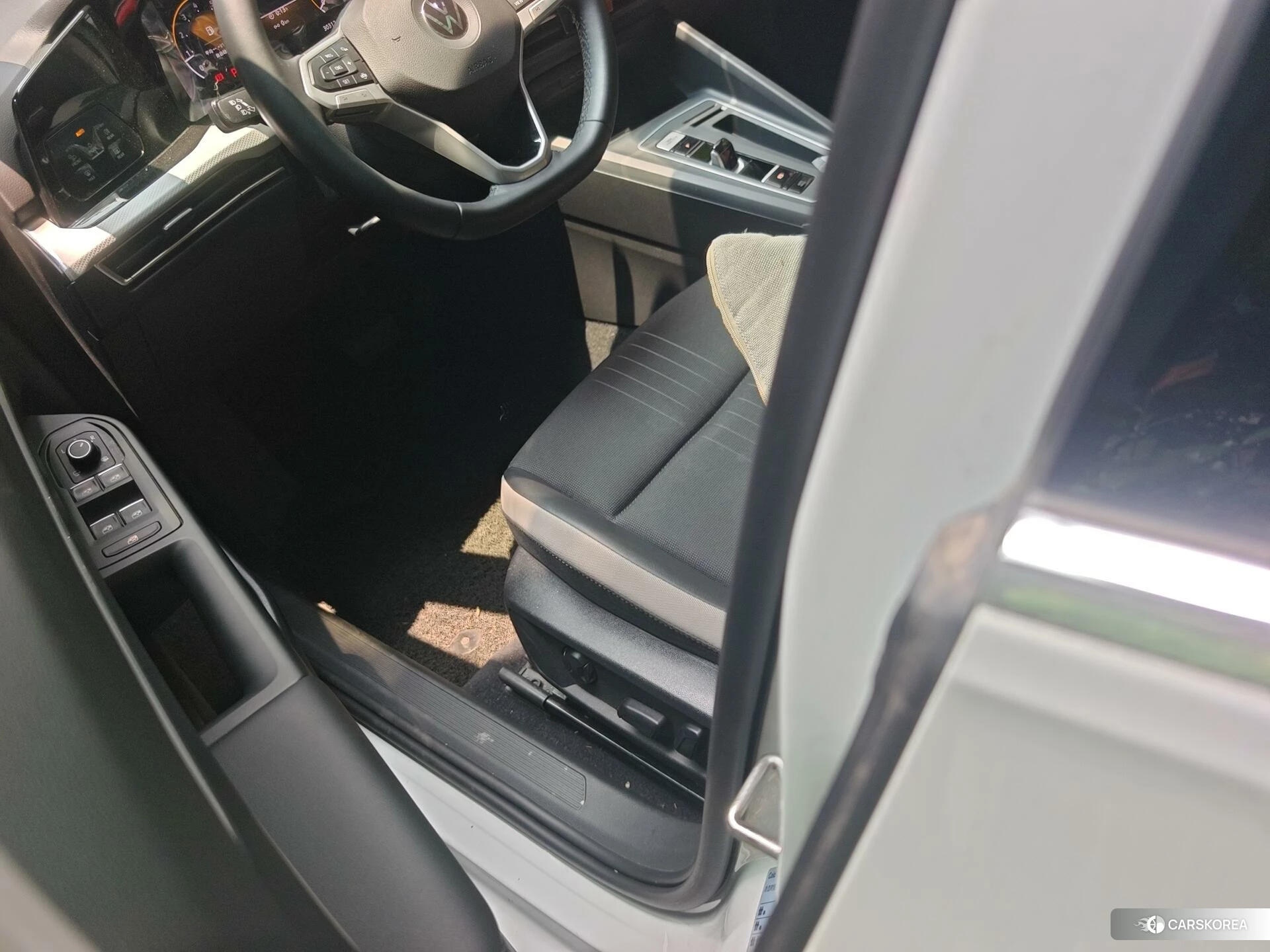 Volkswagen Golf 2022 Белый из Китая, фото 2