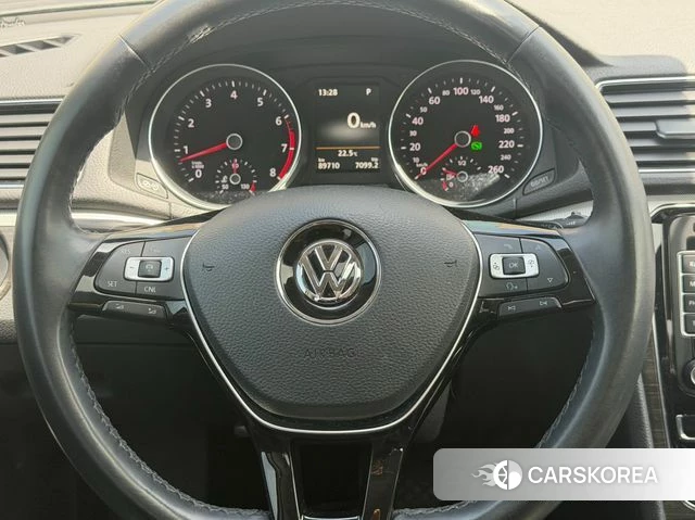 Volkswagen The New Passat 2018 Серебристо-серый из Кореи, фото 2