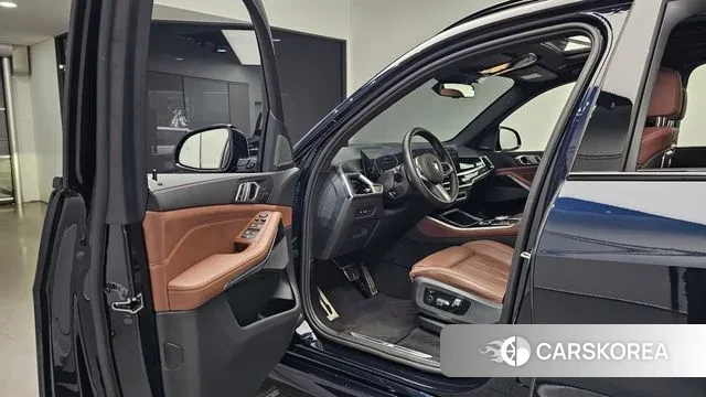 BMW X5 (G05) 2024 Черный из Кореи, фото 2