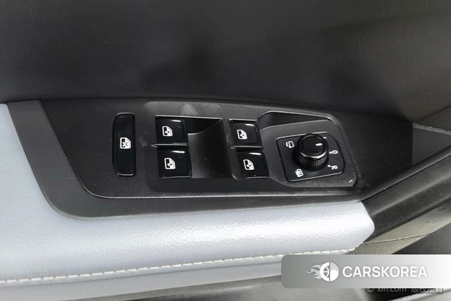 Volkswagen Lavida 2023 Темно-серый из Китая, фото 2