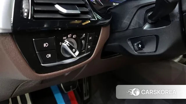 BMW 5 Series (G30) 2018 Синий из Кореи, фото 2