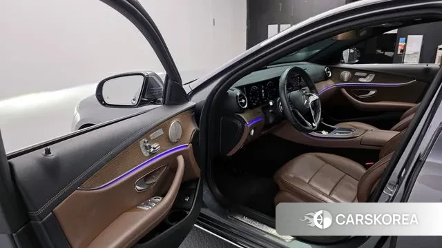 Mercedes-Benz E-Class W213 2022 Серебристо-серый из Кореи, фото 2