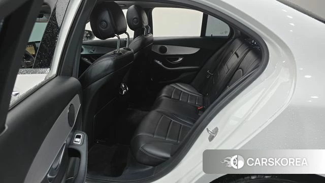 Mercedes-Benz C-Class W205 2018 Белый из Кореи, фото 2