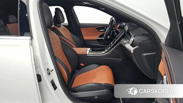 Mercedes-Benz C-Class W206 2022 Белый из Кореи, фото 2