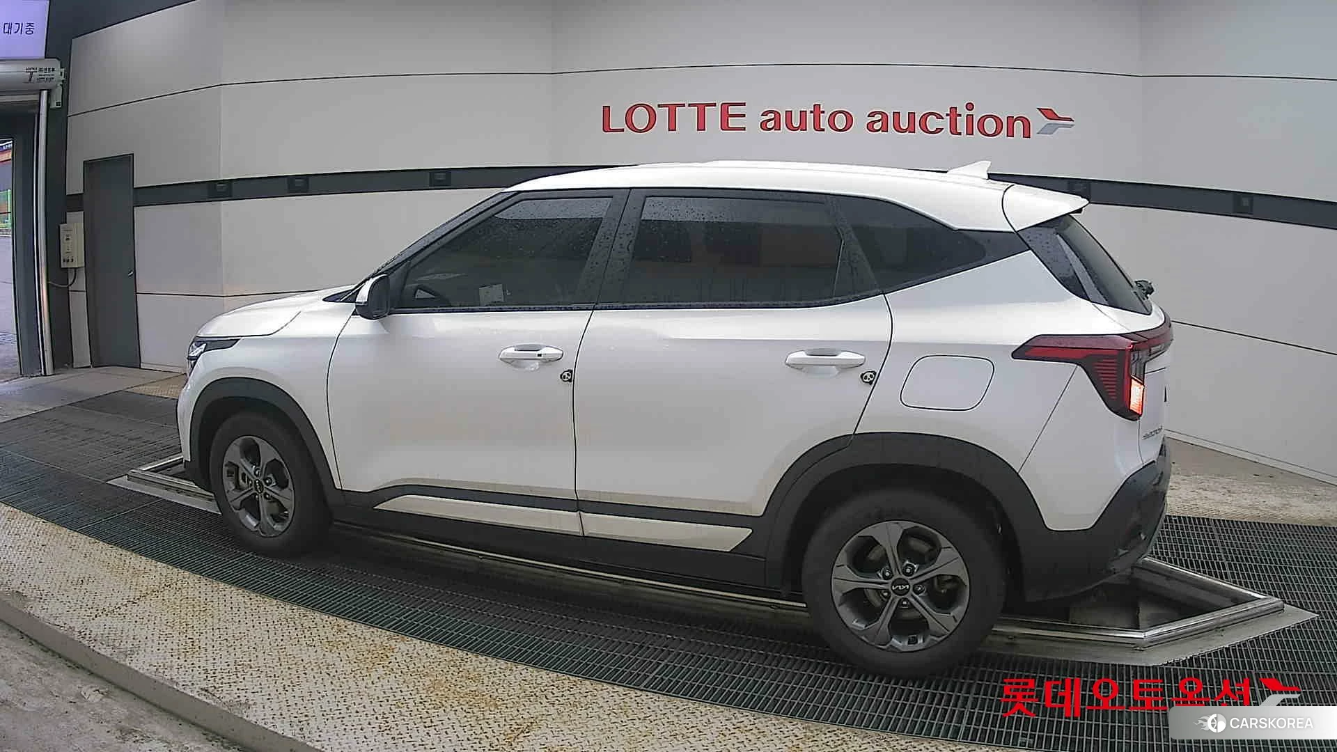 Kia Seltos 2024 Белый из Кореи, фото 2