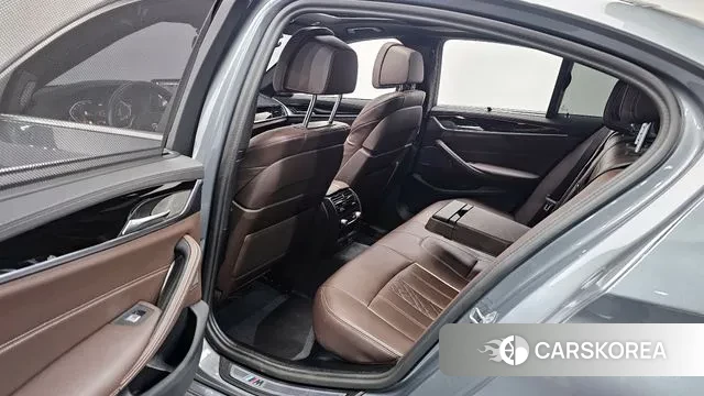 BMW 5 Series (G30) 2023 Серый из Кореи, фото 2